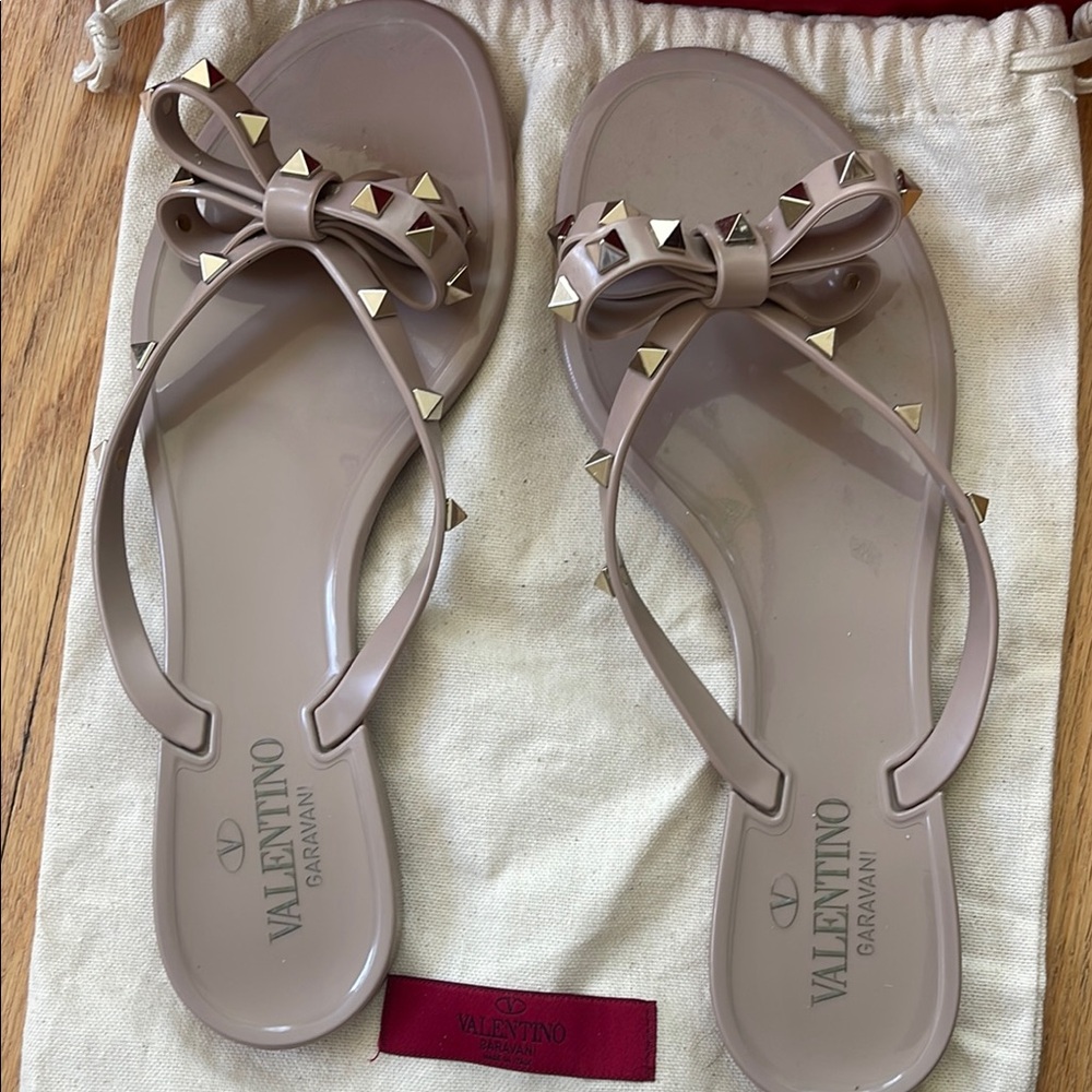 Valentino Garavani Rubber Rockstud Thongs